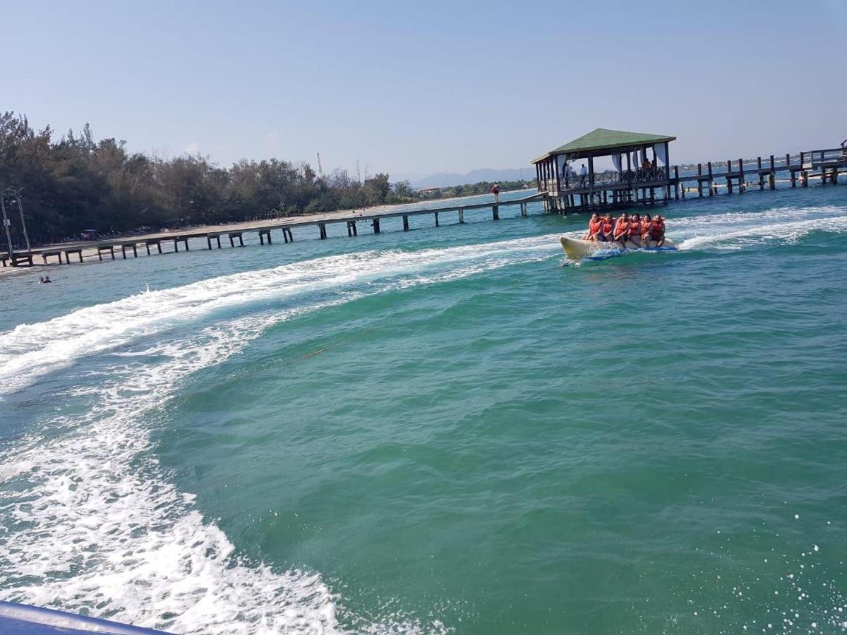טאלה La Ensenada Beach Resort מראה חיצוני תמונה