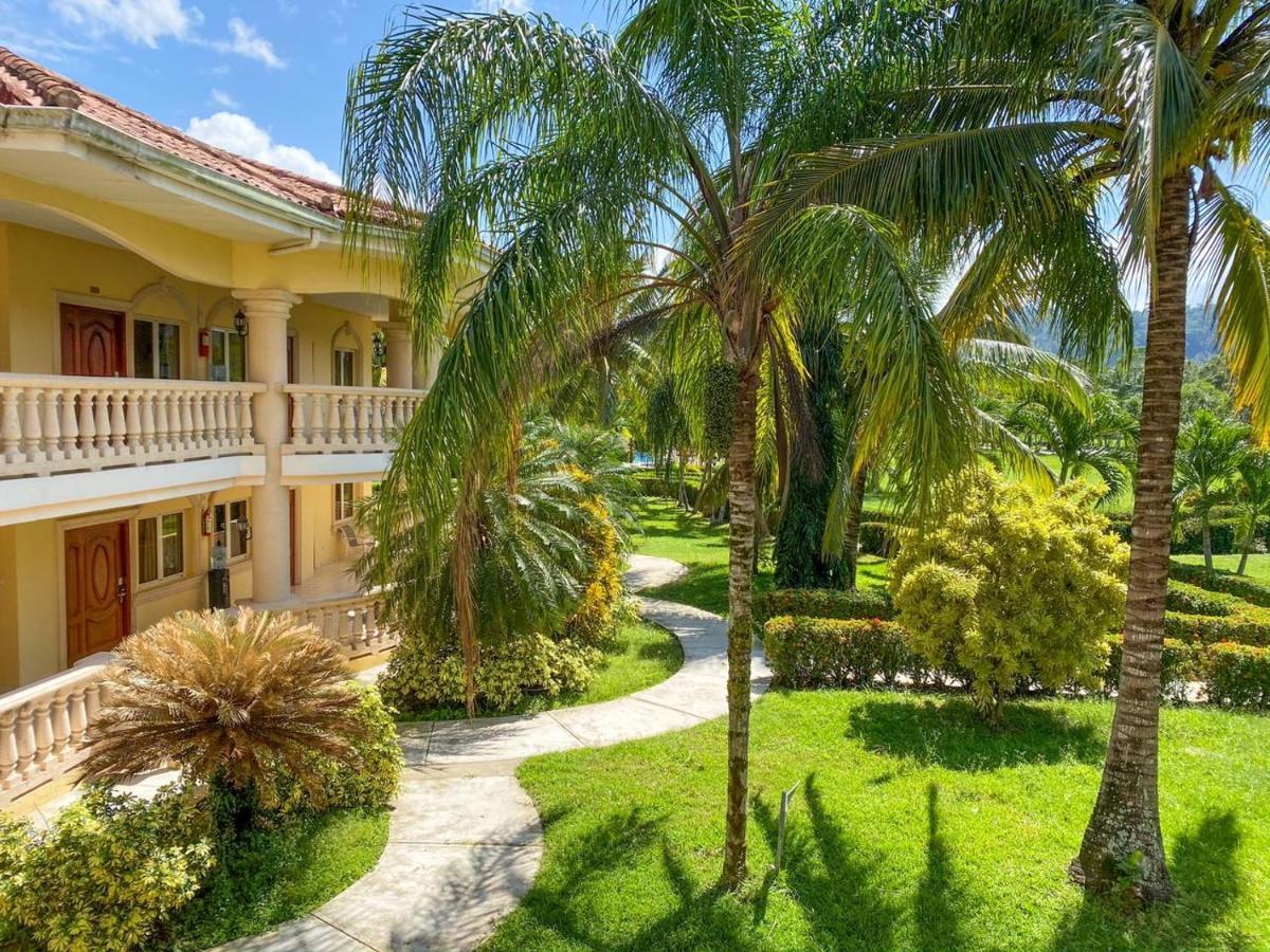 טאלה La Ensenada Beach Resort מראה חיצוני תמונה