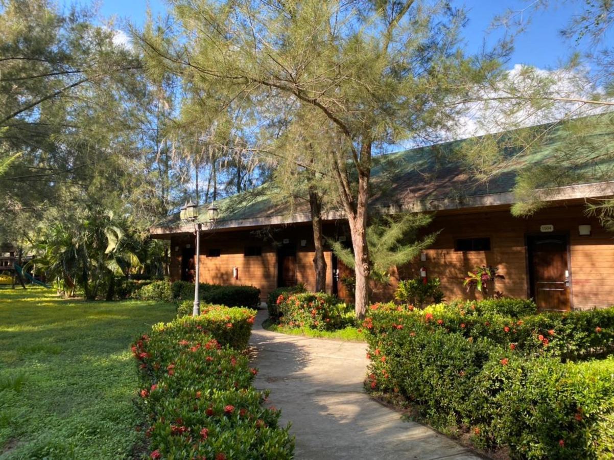 טאלה La Ensenada Beach Resort מראה חיצוני תמונה