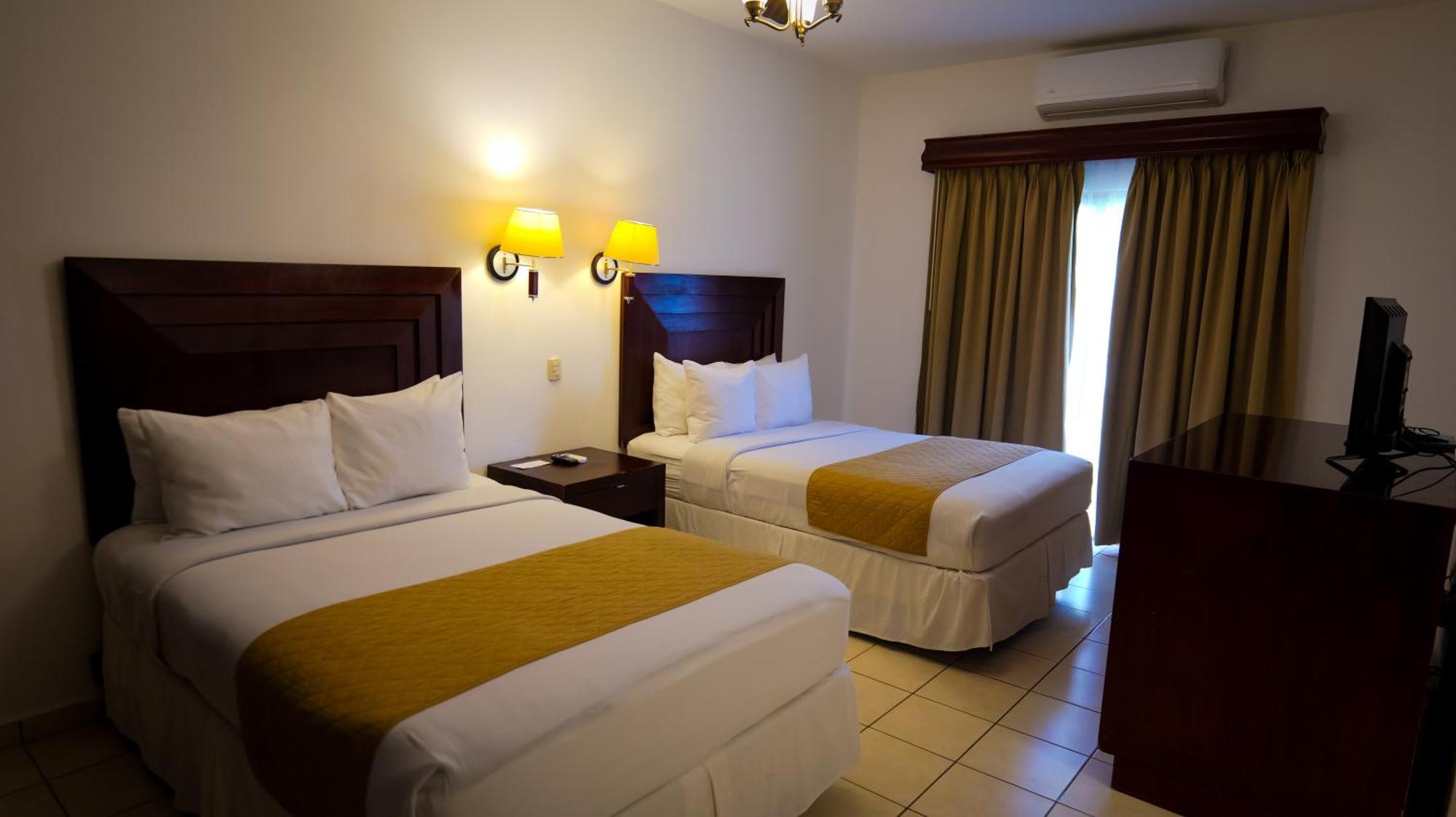 טאלה La Ensenada Beach Resort מראה חיצוני תמונה