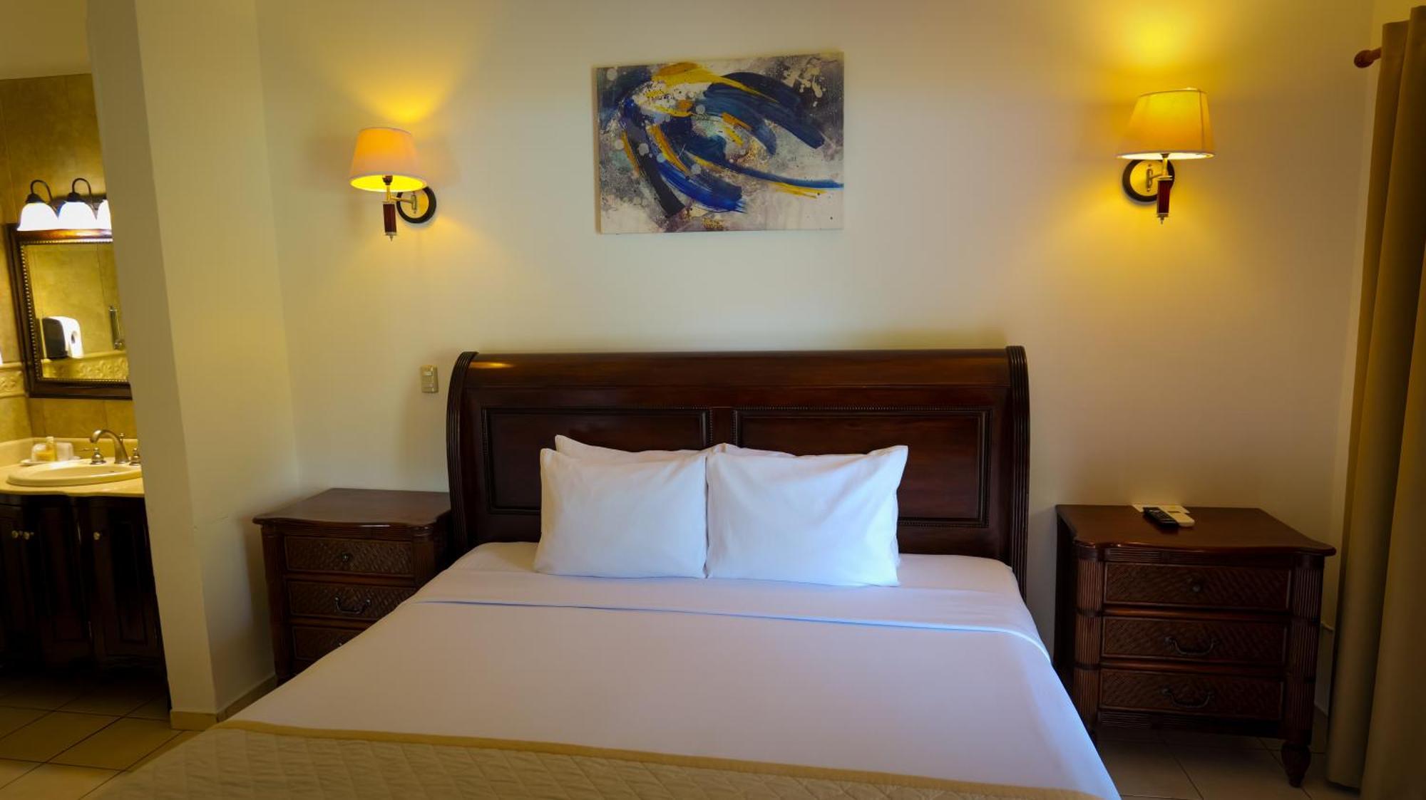 טאלה La Ensenada Beach Resort מראה חיצוני תמונה