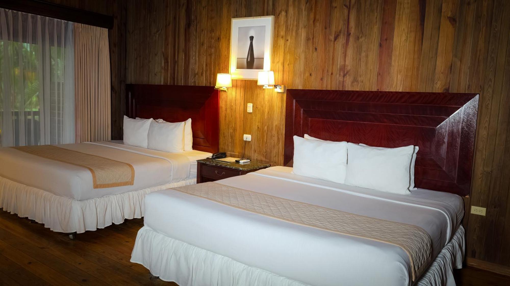טאלה La Ensenada Beach Resort מראה חיצוני תמונה
