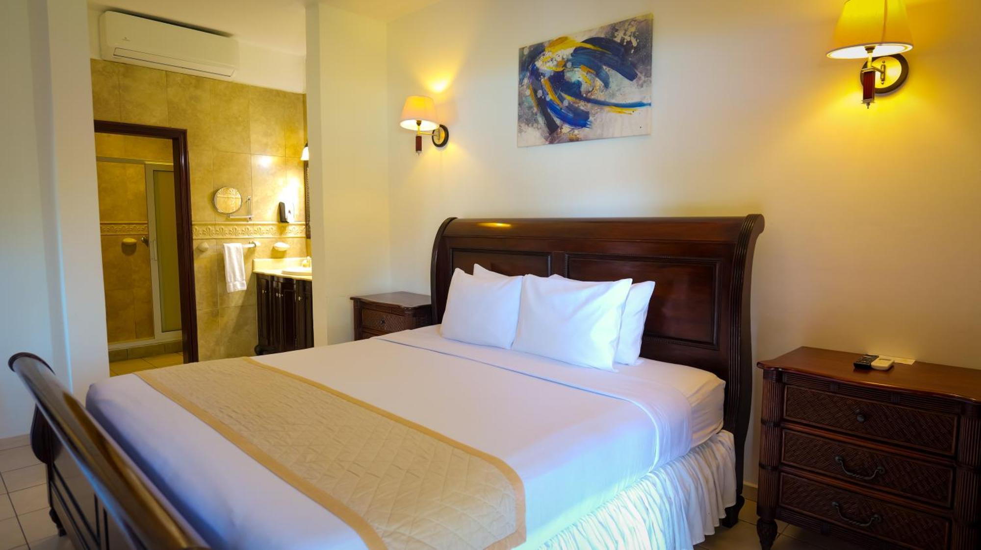 טאלה La Ensenada Beach Resort מראה חיצוני תמונה