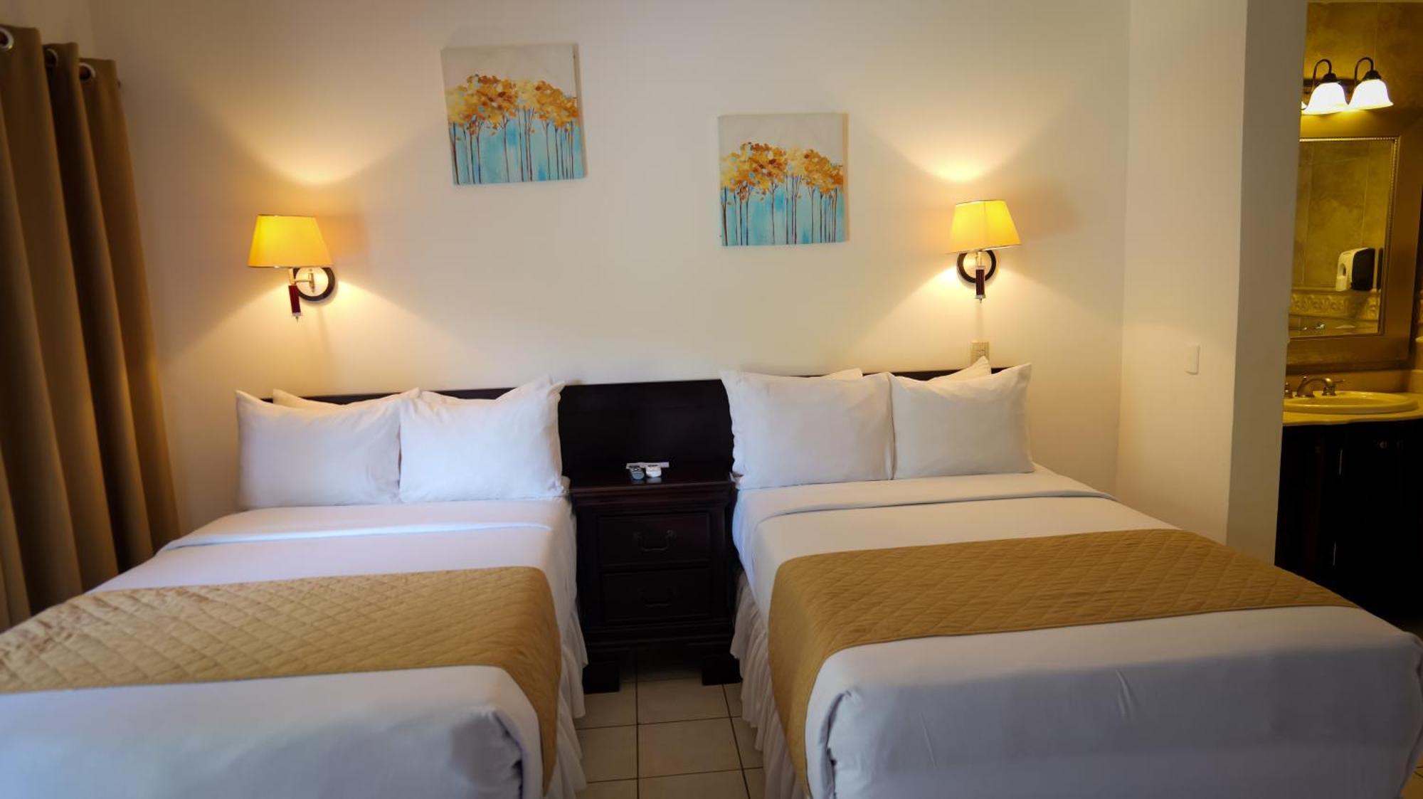 טאלה La Ensenada Beach Resort מראה חיצוני תמונה