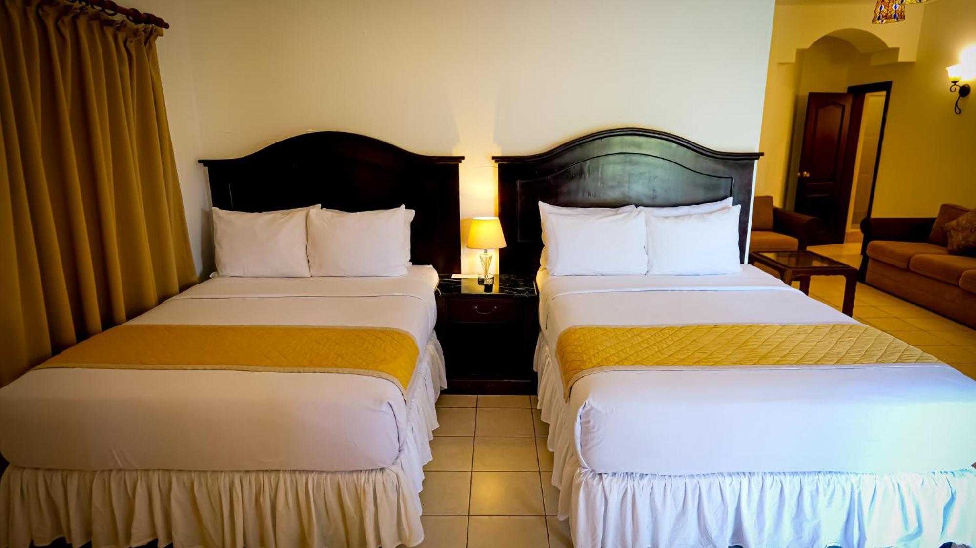 טאלה La Ensenada Beach Resort מראה חיצוני תמונה