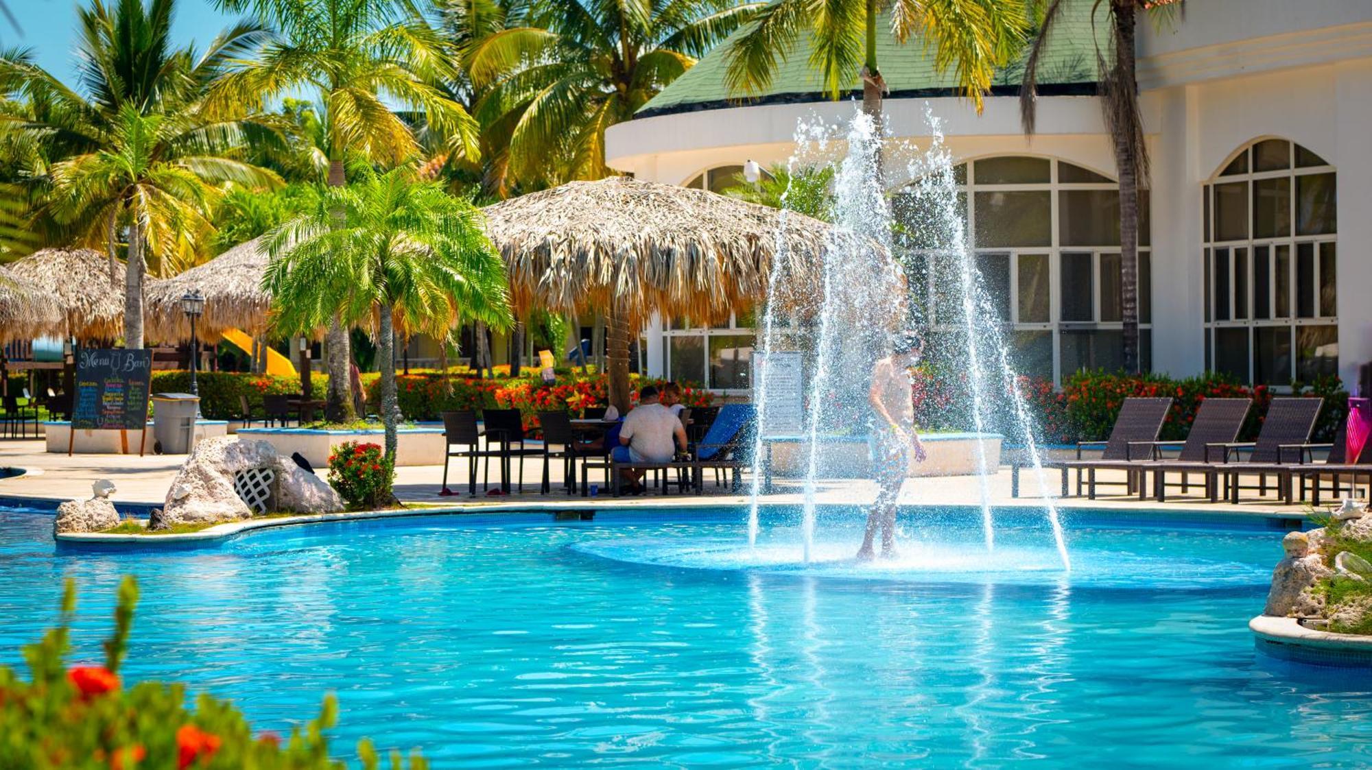 טאלה La Ensenada Beach Resort מראה חיצוני תמונה