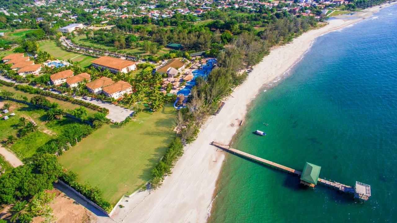 טאלה La Ensenada Beach Resort מראה חיצוני תמונה
